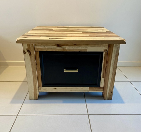 The Pioneer Lamp Table - Heartwood Pine